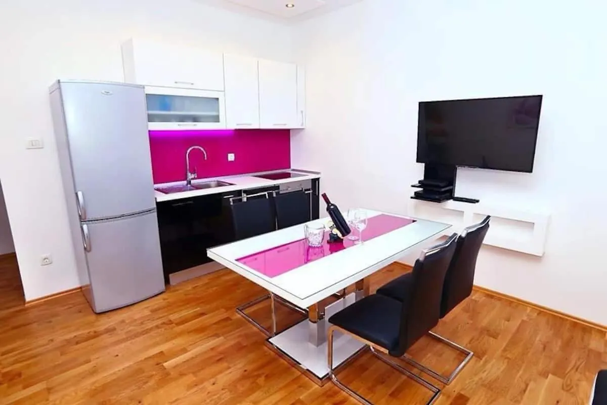 Apartment Split Central Retreat